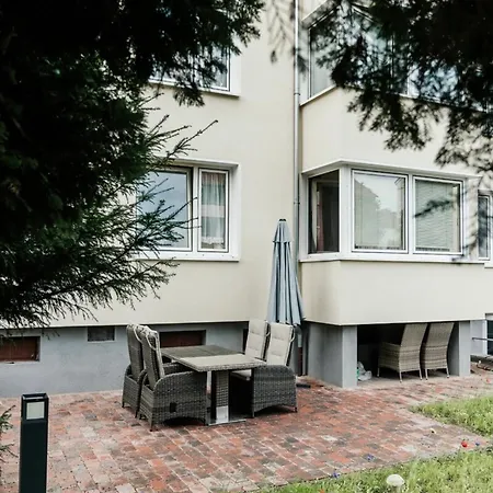 2 Room, Messe Flat, Full Kitchen, Garden Hannover